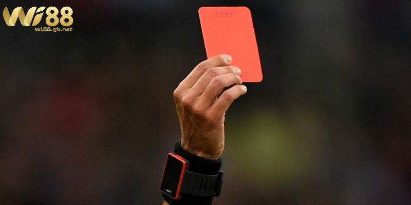 Kèo thẻ phạt là gì trong cá cược bóng đá? 